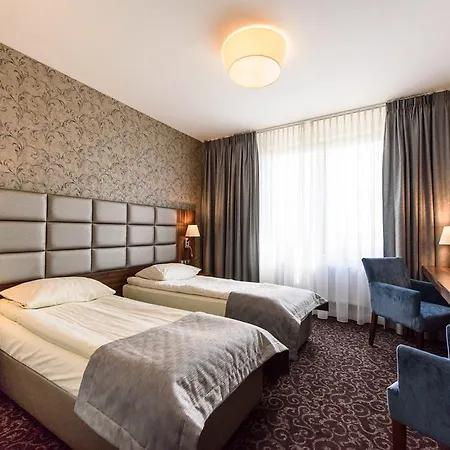 Nowy Dwor Hotel *